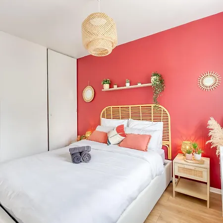 39m2 - Free Parking - Rer C - Metro 13-14 - Ascenseur - Easy Check In -