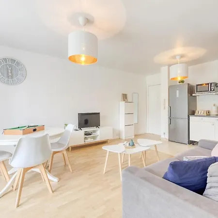 39m2 - Free Parking - Rer C - Metro 13-14 - Ascenseur - Easy Check In - * Asnieres-sur-Seine