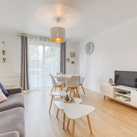 39m2 - Free Parking - Rer C - Metro 13-14 - Ascenseur - Easy Check In - Asnieres-sur-Seine