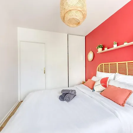 39m2 - Free Parking - Rer C - Metro 13-14 - Ascenseur - Easy Check In -