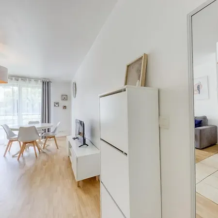 39m2 - Free Parking - Rer C - Metro 13-14 - Ascenseur - Easy Check In - Apartment