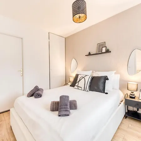 39m2 - Free Parking - Rer C - Metro 13-14 - Ascenseur - Easy Check In - Lägenhet