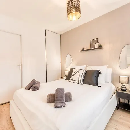 39m2 - Free Parking - Rer C - Metro 13-14 - Ascenseur - Easy Check In - *