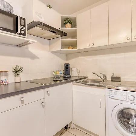 39m2 - Free Parking - Rer C - Métro 13-14 - Ascenseur - Easy Check In - *