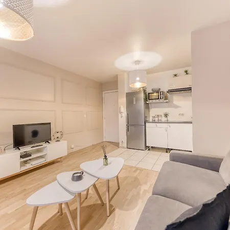39m2 - Free Parking - Rer C - Metro 13-14 - Ascenseur - Easy Check In - *
